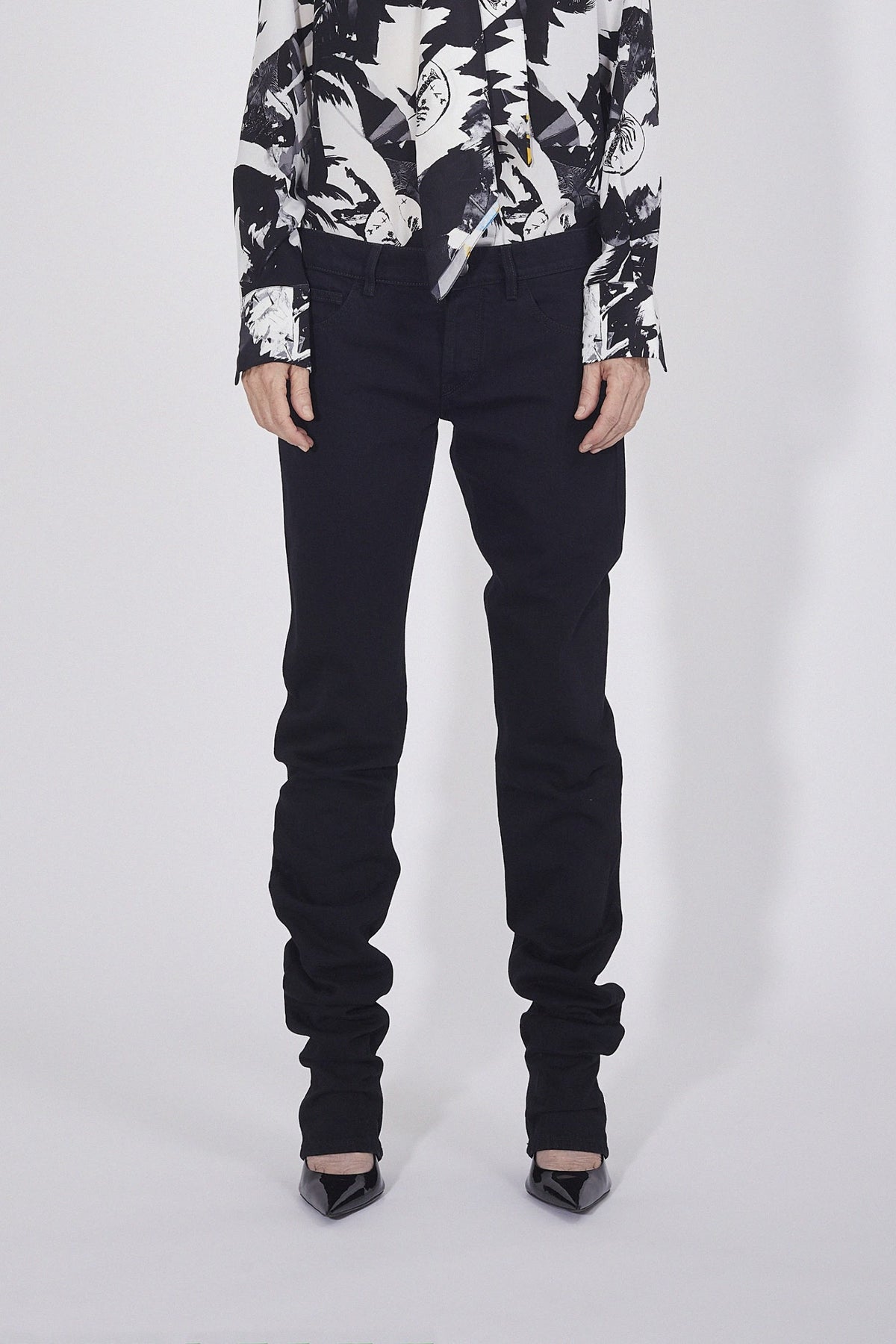 INFINI – front